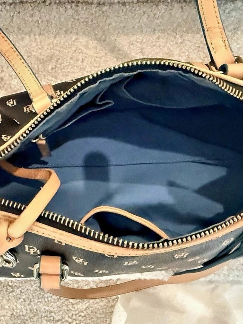 Dooney & Bourke DB 75 Monogram Barrel Bag Black & Tan - Picture 7 of 9